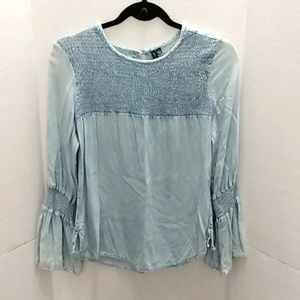 D & Kade Chambray Bell Sleeved top large